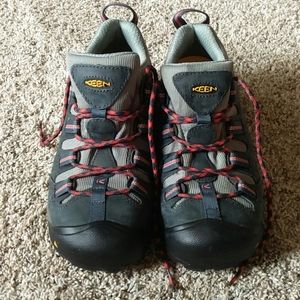 Steel Toe Keen shoes size 8